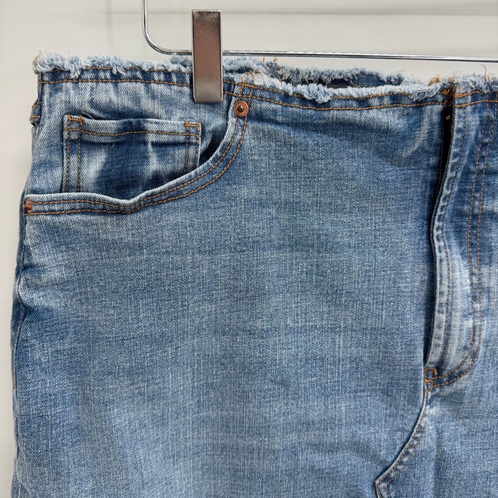 Y2K Juicy Couture Denim Midi Skirt Size 14 Heart Rhinestone Pockets Raw Hem Blue - Picture 4 of 9